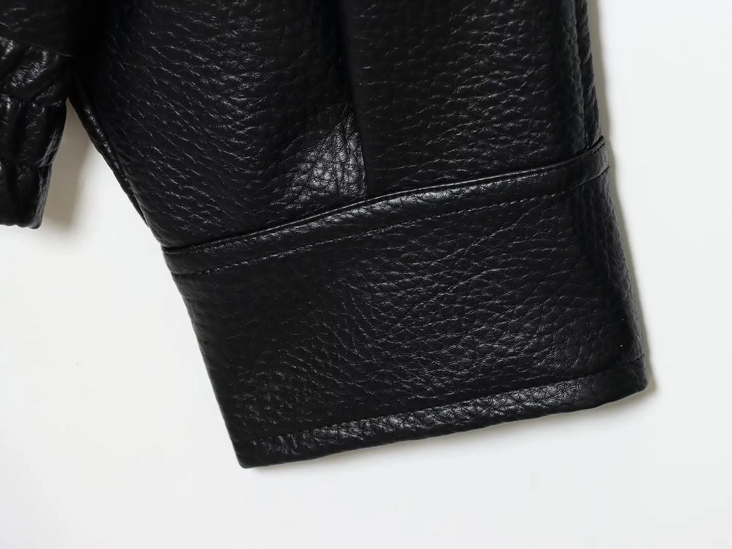 Chaqueta Midnight Rebel — Cuero Sintético Negro con Estilo Oversize
