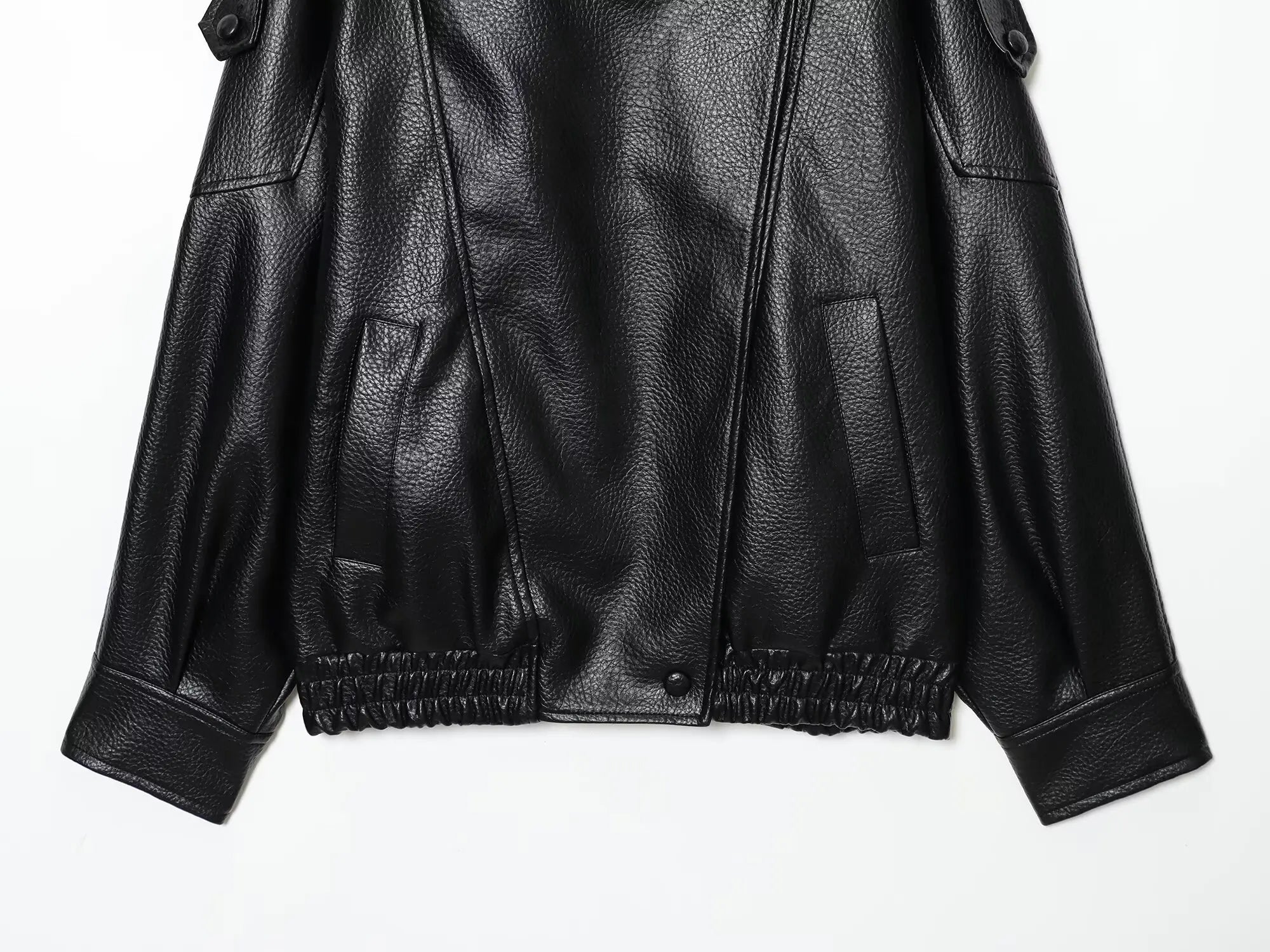Chaqueta Midnight Rebel — Cuero Sintético Negro con Estilo Oversize